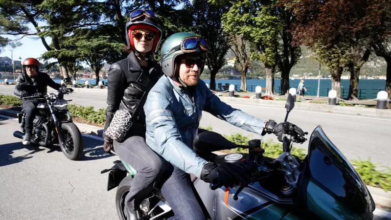 A Mandello per Moto Guzzi c'era anche la star di Hollywood! L'avete riconosciuta?