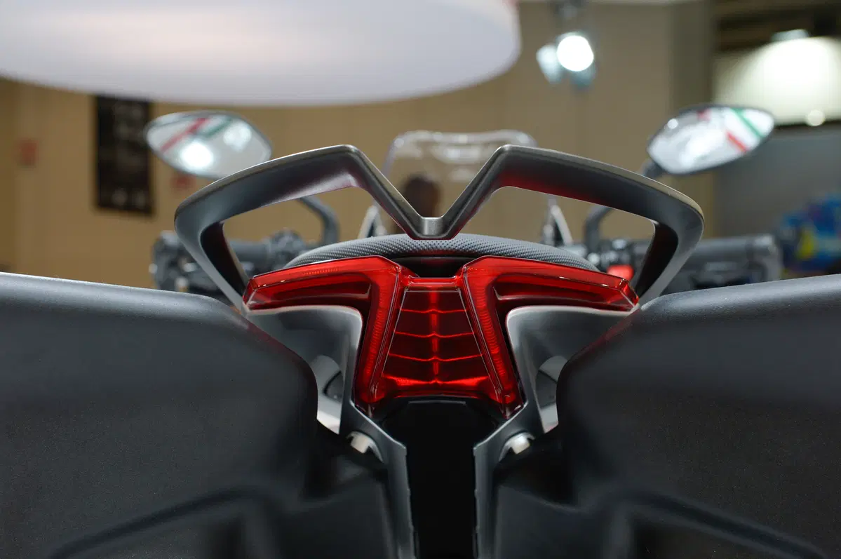 MV Agusta Turismo Veloce 800. Pubblicati anche i prezzi (6)