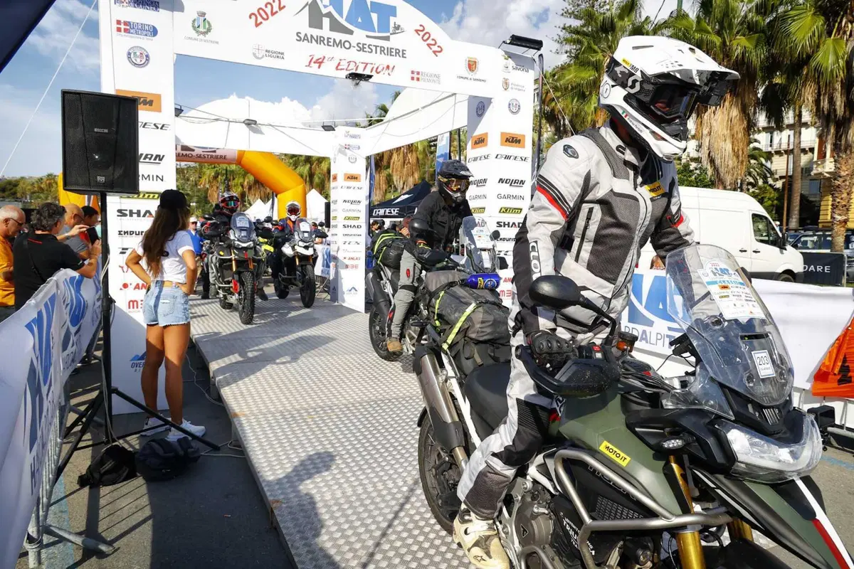 HAT 2022 Sanremo Sestriere: 580km NO STOP in 24h con le Tiger. Buio, freddo, alta quota!