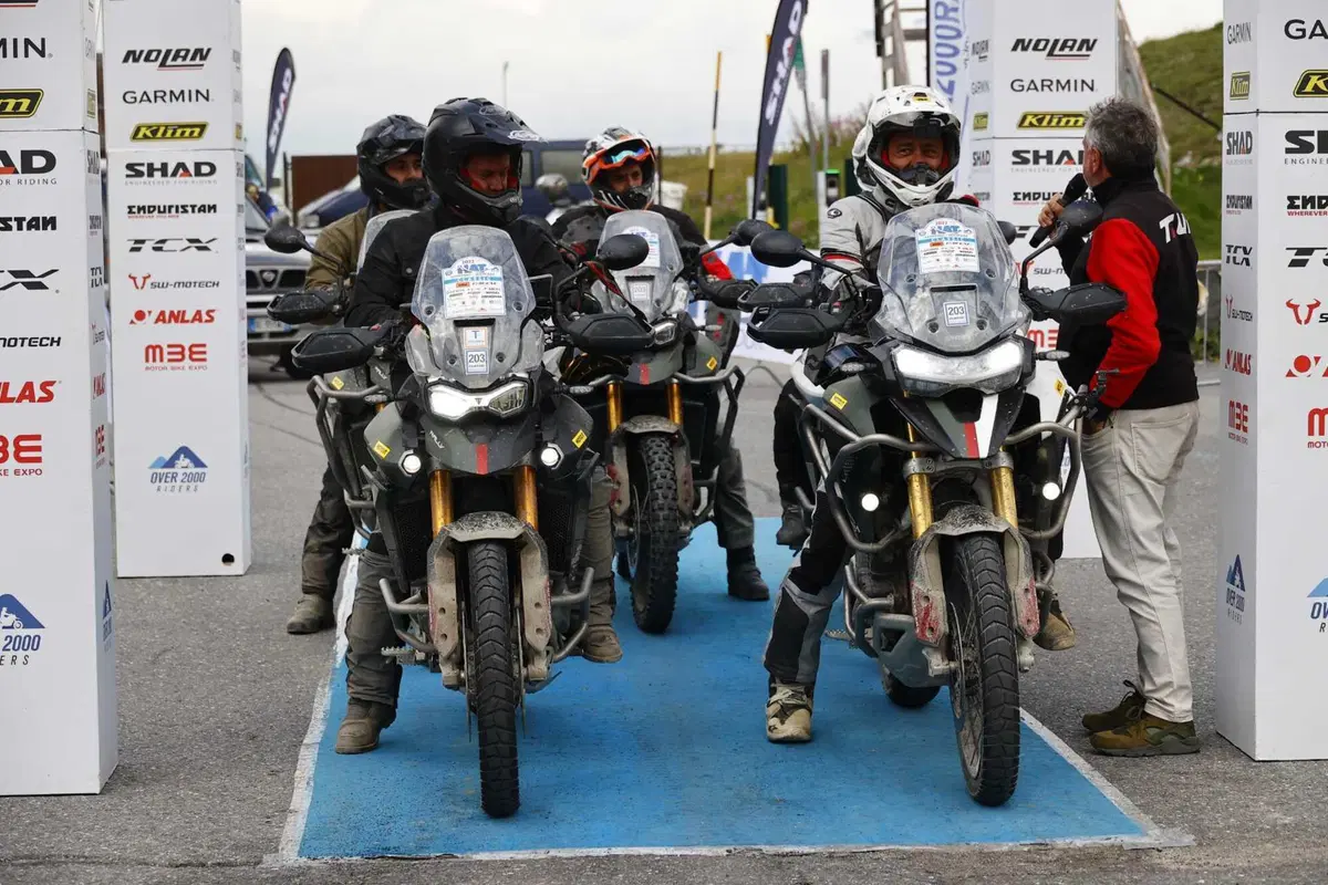 HAT 2022 Sanremo Sestriere: 580km NO STOP in 24h con le Tiger. Buio, freddo, alta quota! (4)