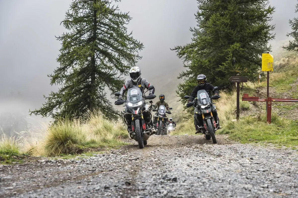 HAT 2022 Sanremo Sestriere: 580km NO STOP in 24h con le Tiger. Buio, freddo, alta quota! (17)