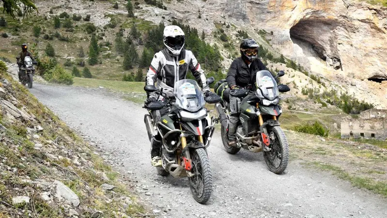 HAT 2022 Sanremo Sestriere: 580km NO STOP in 24h con le Tiger. Buio, freddo, alta quota!