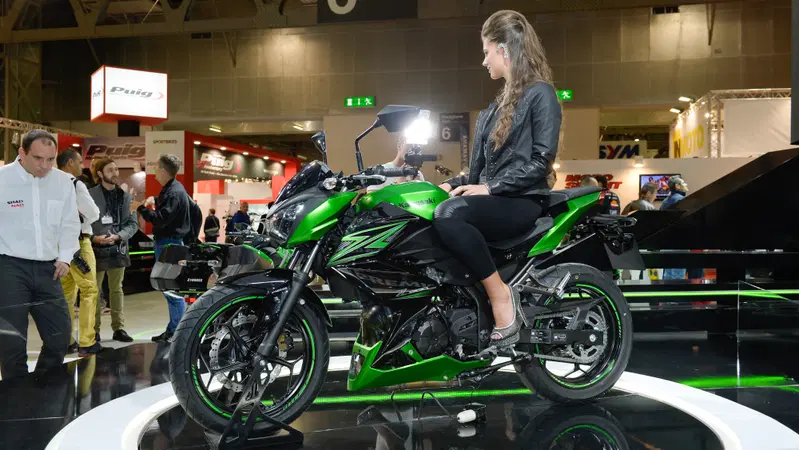 Kawasaki Z300 e Z250SL