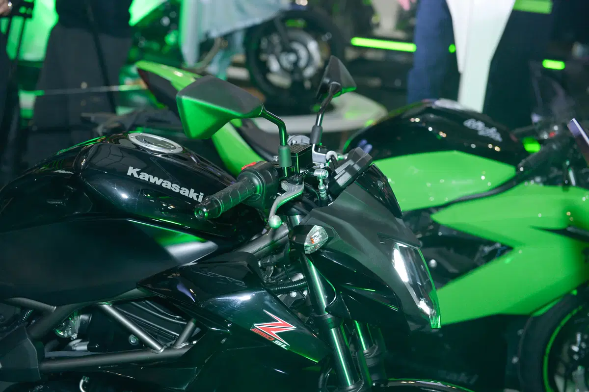 Kawasaki Z300 e Z250SL (15)