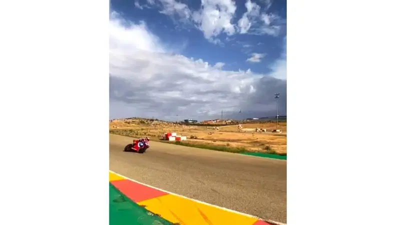 MotoGP 2022. L'allenamento del campione, senti come fischiano le gomme del Cbr 600 di Marc Marquez [VIDEO VIRALE]