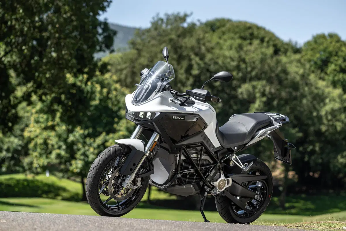 ZERO Motorcycles  DSR/X: Fun Factor 100% (4)