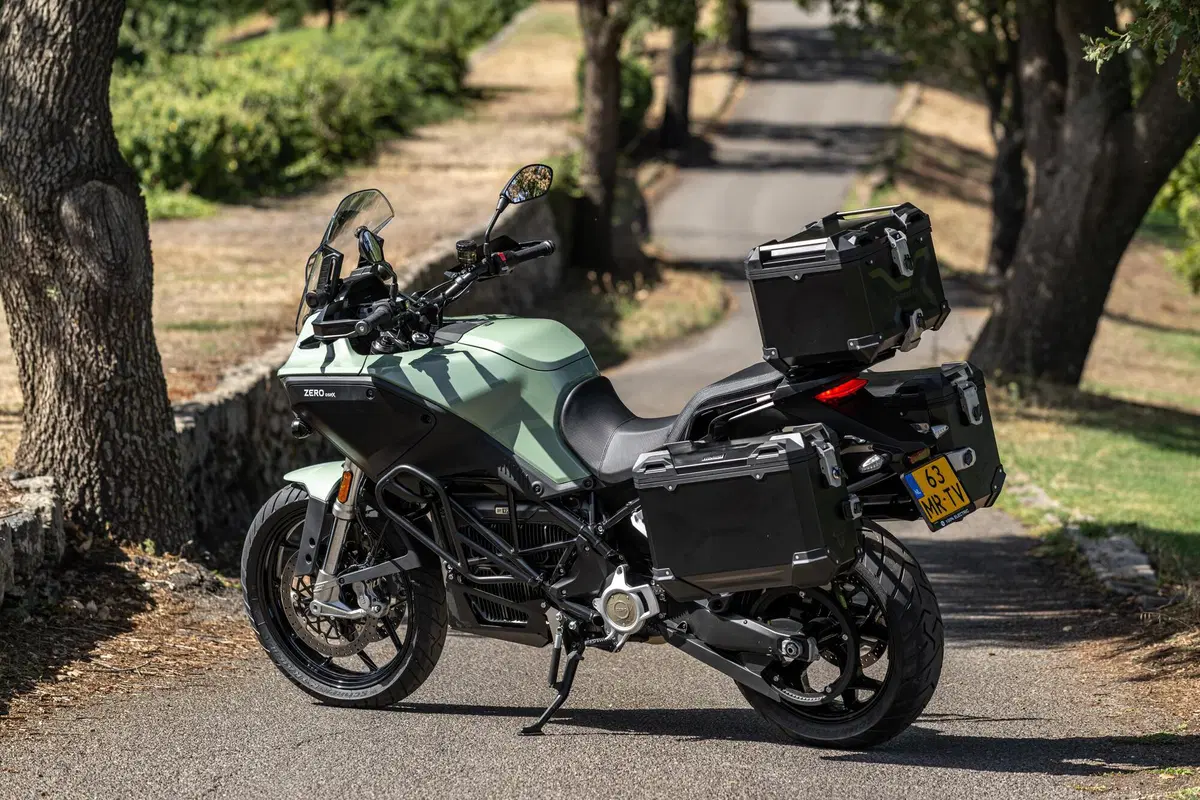 ZERO Motorcycles  DSR/X: Fun Factor 100% (8)
