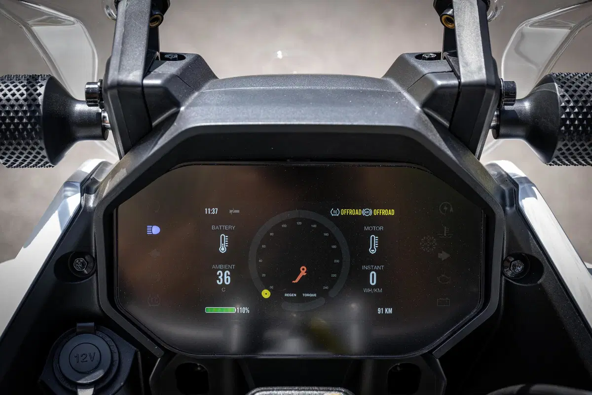 ZERO Motorcycles  DSR/X: Fun Factor 100% (4)
