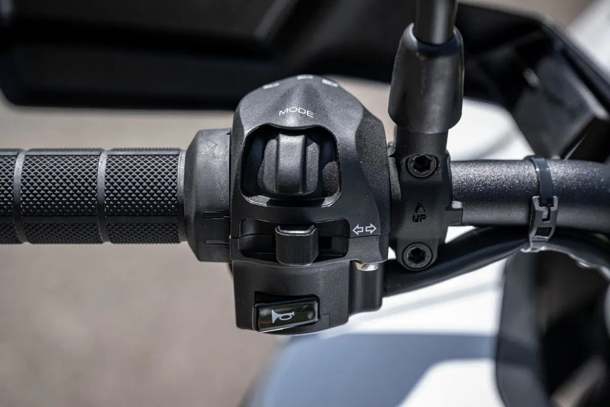 ZERO Motorcycles  DSR/X: Fun Factor 100% (6)