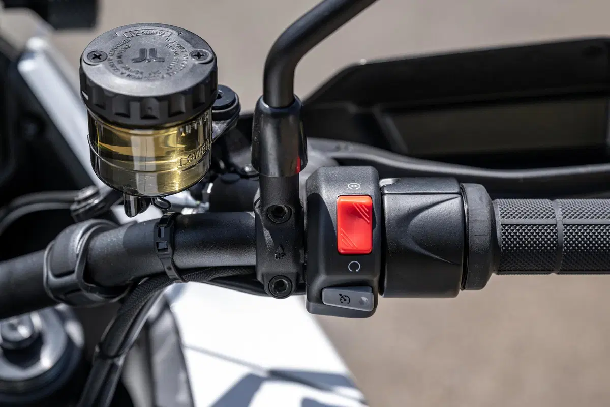 ZERO Motorcycles  DSR/X: Fun Factor 100% (7)