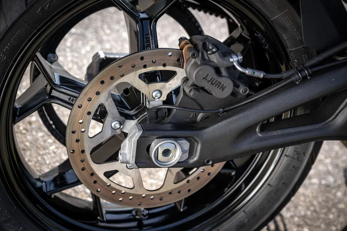 ZERO Motorcycles  DSR/X: Fun Factor 100%