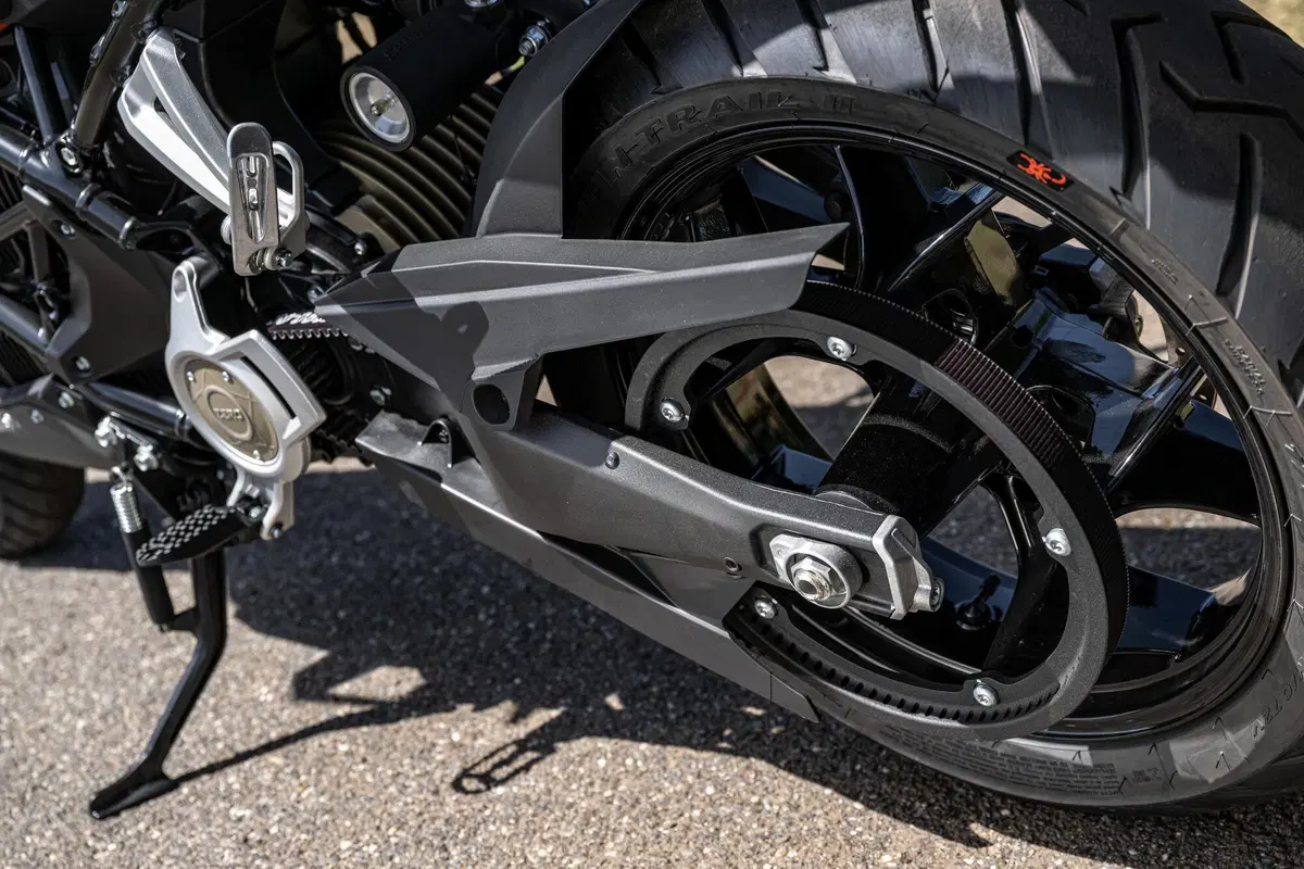 ZERO Motorcycles  DSR/X: Fun Factor 100% (5)
