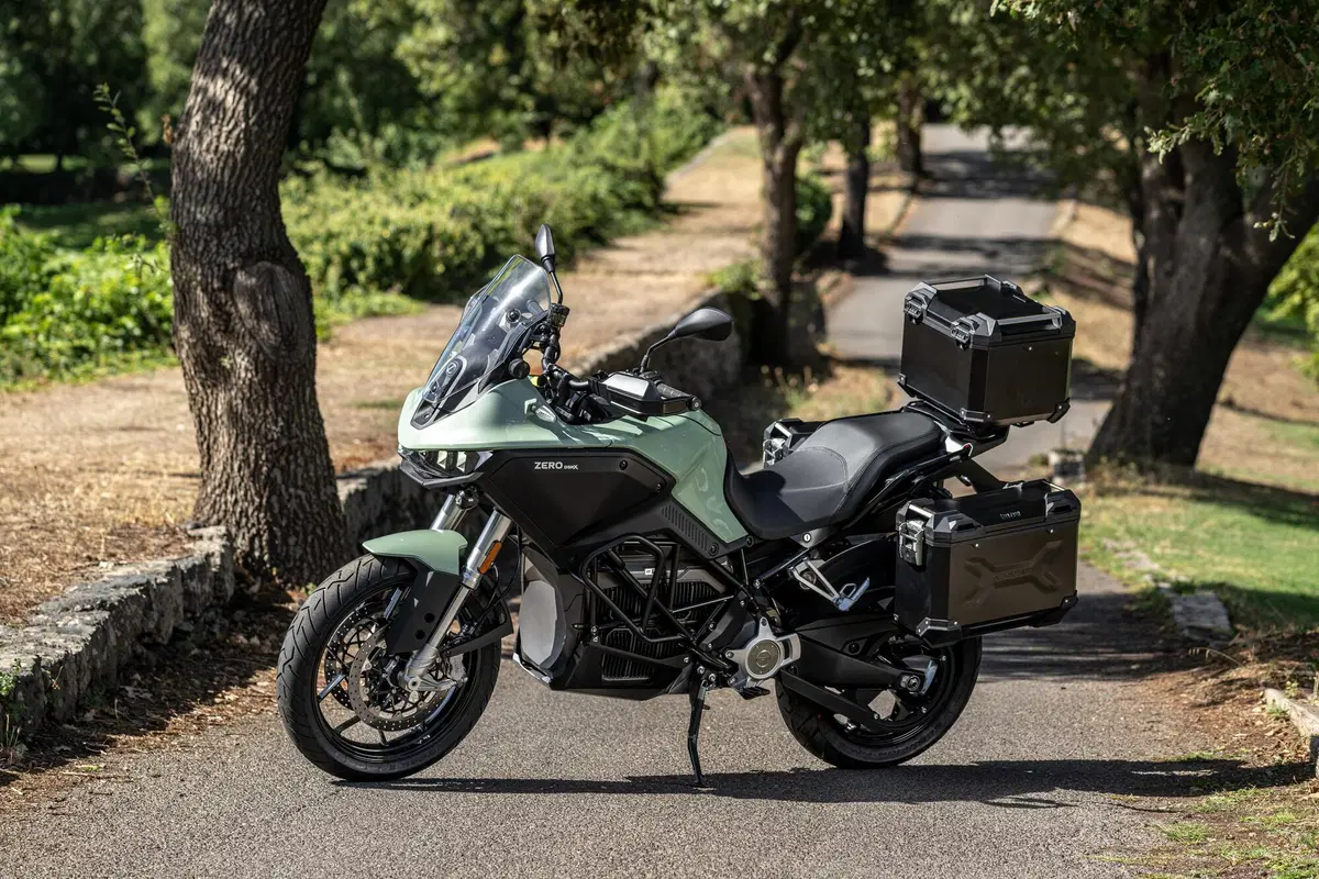 ZERO Motorcycles  DSR/X: Fun Factor 100%
