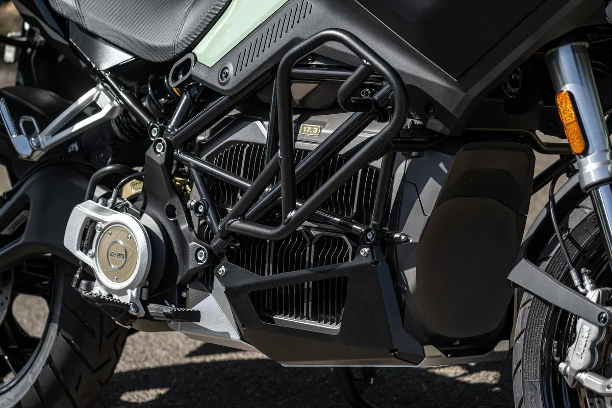 ZERO Motorcycles  DSR/X: Fun Factor 100% (2)