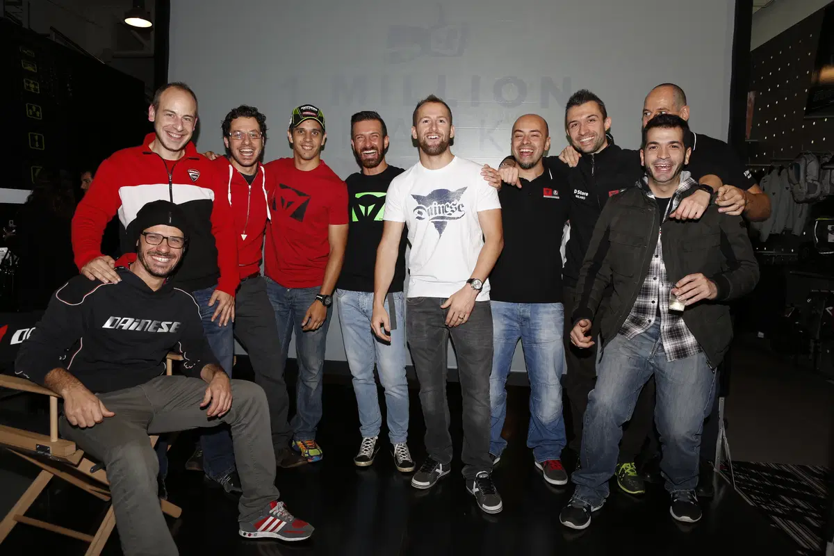 Dainese night: gamma D-air 2015, piloti SBK e Valentino Rossi’s leather suit (3)