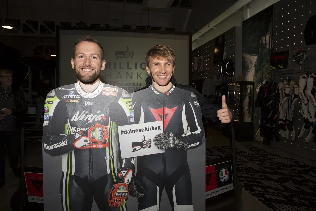 Dainese night: gamma D-air 2015, piloti SBK e Valentino Rossi’s leather suit (11)