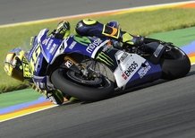 Rossi conquista la pole position a Valencia