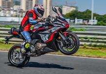 QJMotor svela la SRK 550RR. Oppure GS se preferite