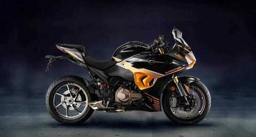 QJMotor svela la SRK 550RR. Oppure GS se preferite (5)