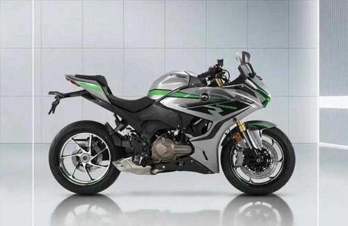 QJMotor svela la SRK 550RR. Oppure GS se preferite (6)