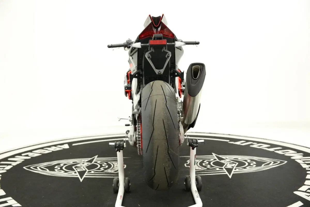 Aprilia Tuono V4 Factory (2021 - 24) (7)