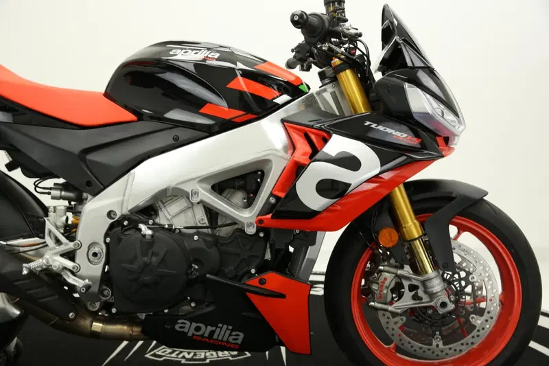Aprilia Tuono V4 Factory (2021 - 24) (13)