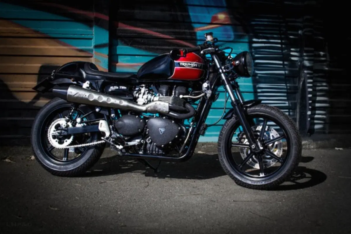 Triumph So Special: Bonneville Alo’s Twin  (2)