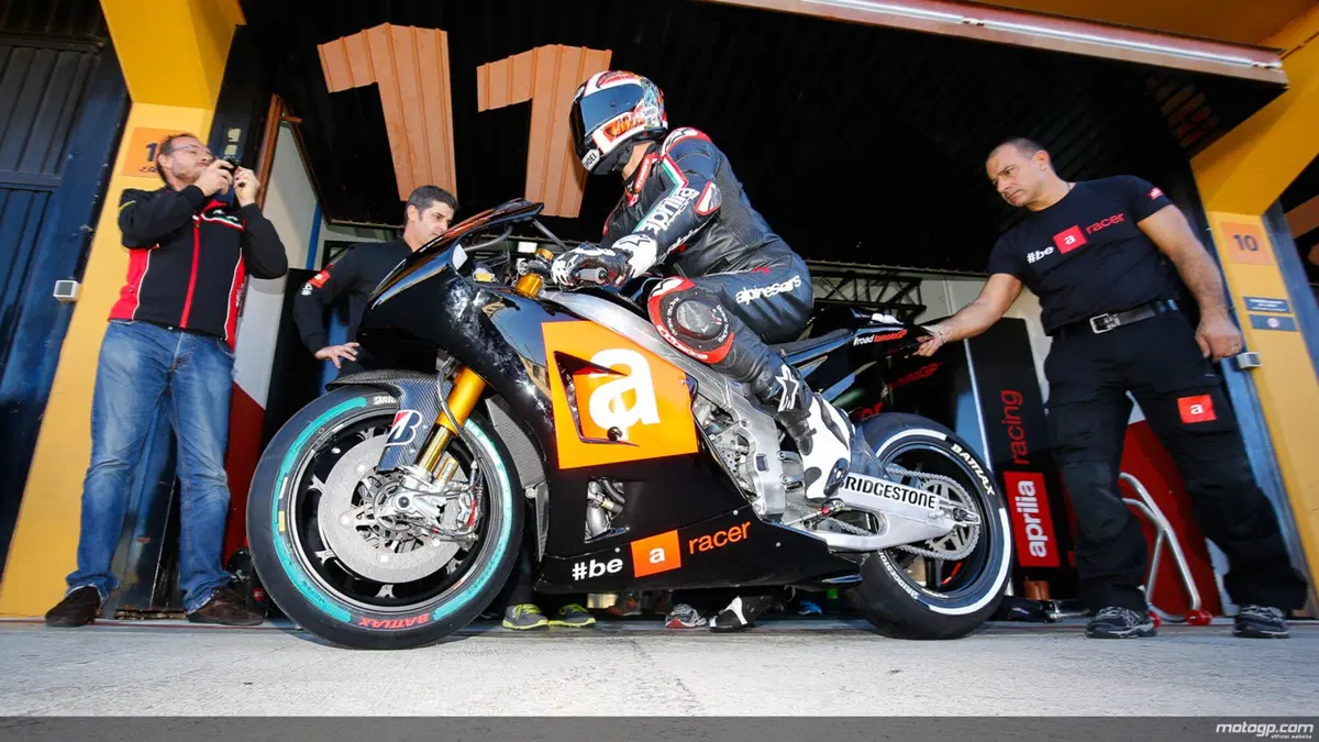 Test MotoGP a Valencia. Lorenzo è il più veloce del lunedì (12)