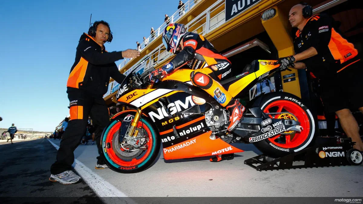 Test MotoGP a Valencia. Lorenzo è il più veloce del lunedì (15)