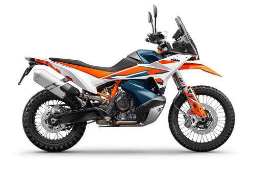 KTM 890 Adventure R 2023. Vediamo come cambia (3)