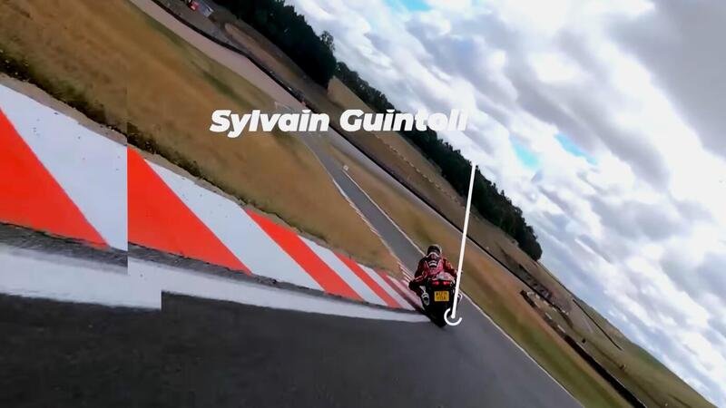 Si ritrova in pista con la sua BMW contro la Hayabusa di Sylvain Guintoli, riuscir&agrave; a stargli dietro? [VIDEO VIRALE]