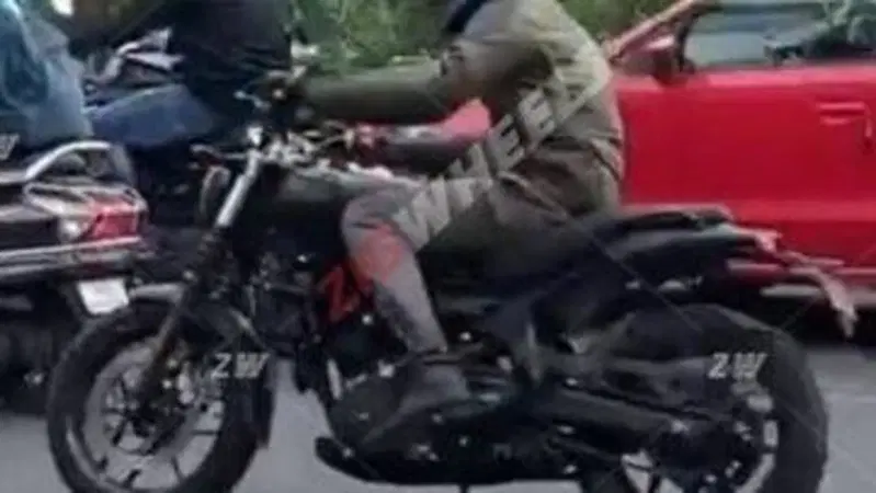 E' veramente una Scram 450? [Foto Spia]
