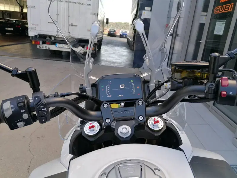 CFMOTO 650MT (2021 - 24) (8)