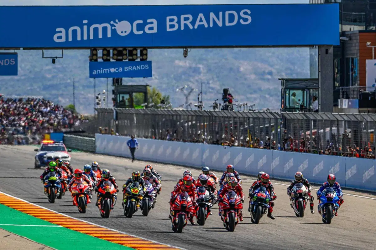 MotoGP 2022. GP di Aragon. Abiti strani, saponette consumate, facce felici, tristi e altri scatti da Aragon [GALLERY] (11)