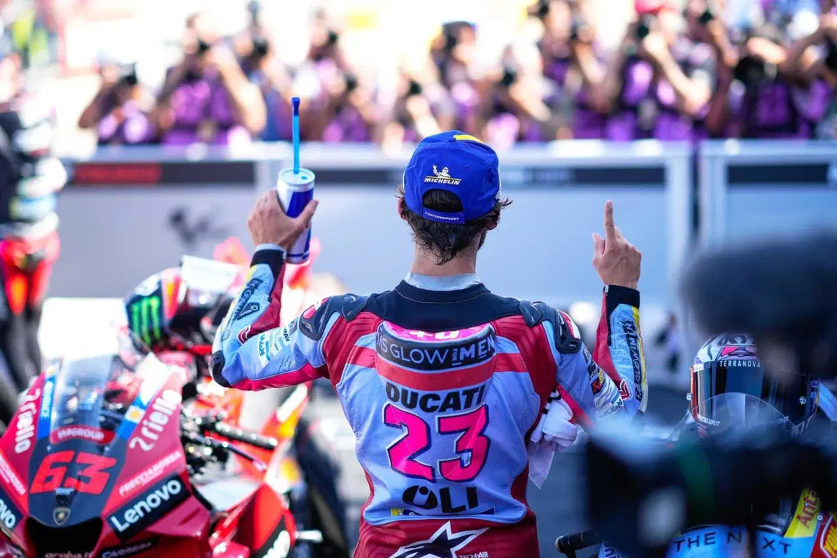 MotoGP 2022. GP di Aragon. Abiti strani, saponette consumate, facce felici, tristi e altri scatti da Aragon [GALLERY] (22)