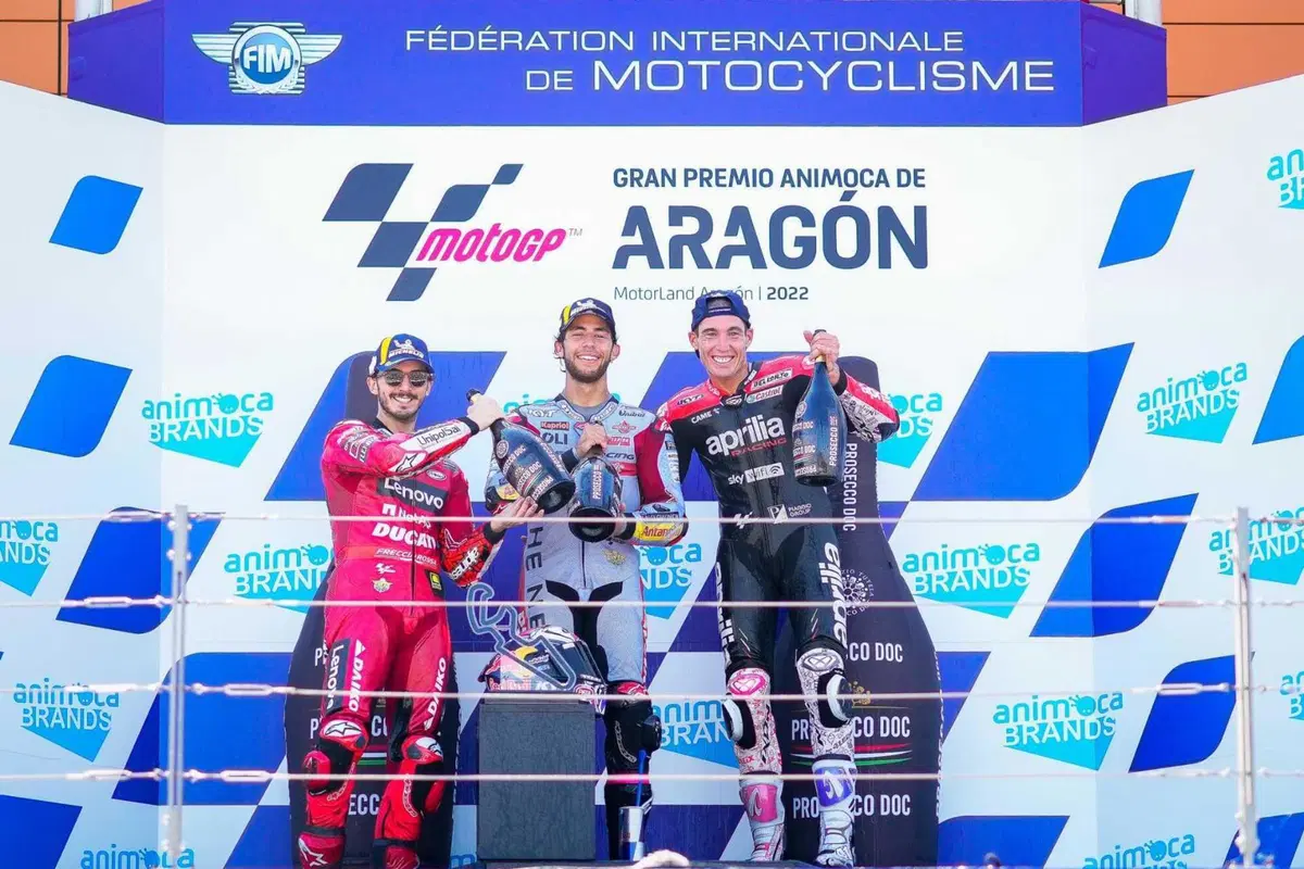 MotoGP 2022. GP di Aragon. Abiti strani, saponette consumate, facce felici, tristi e altri scatti da Aragon [GALLERY] (28)