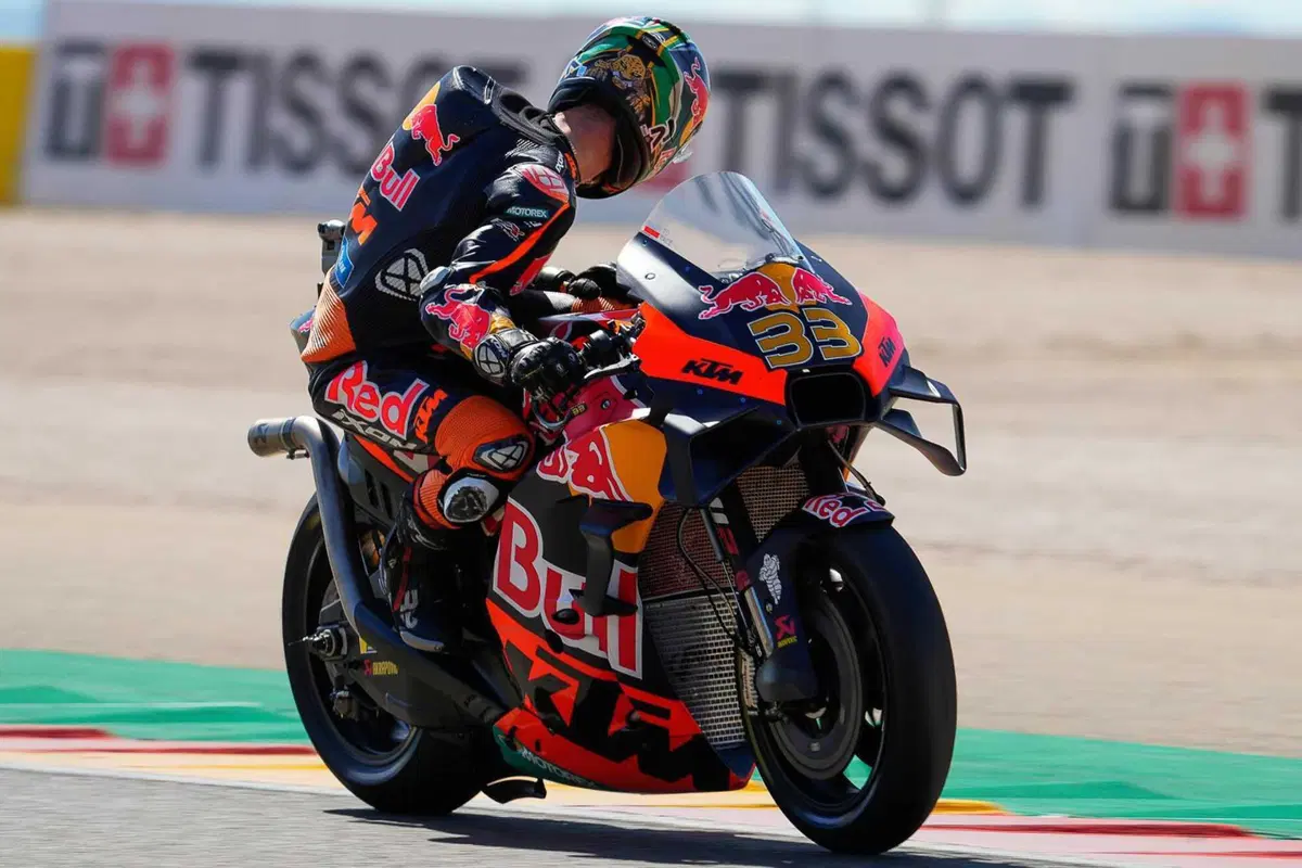 MotoGP 2022. GP di Aragon. Abiti strani, saponette consumate, facce felici, tristi e altri scatti da Aragon [GALLERY] (31)