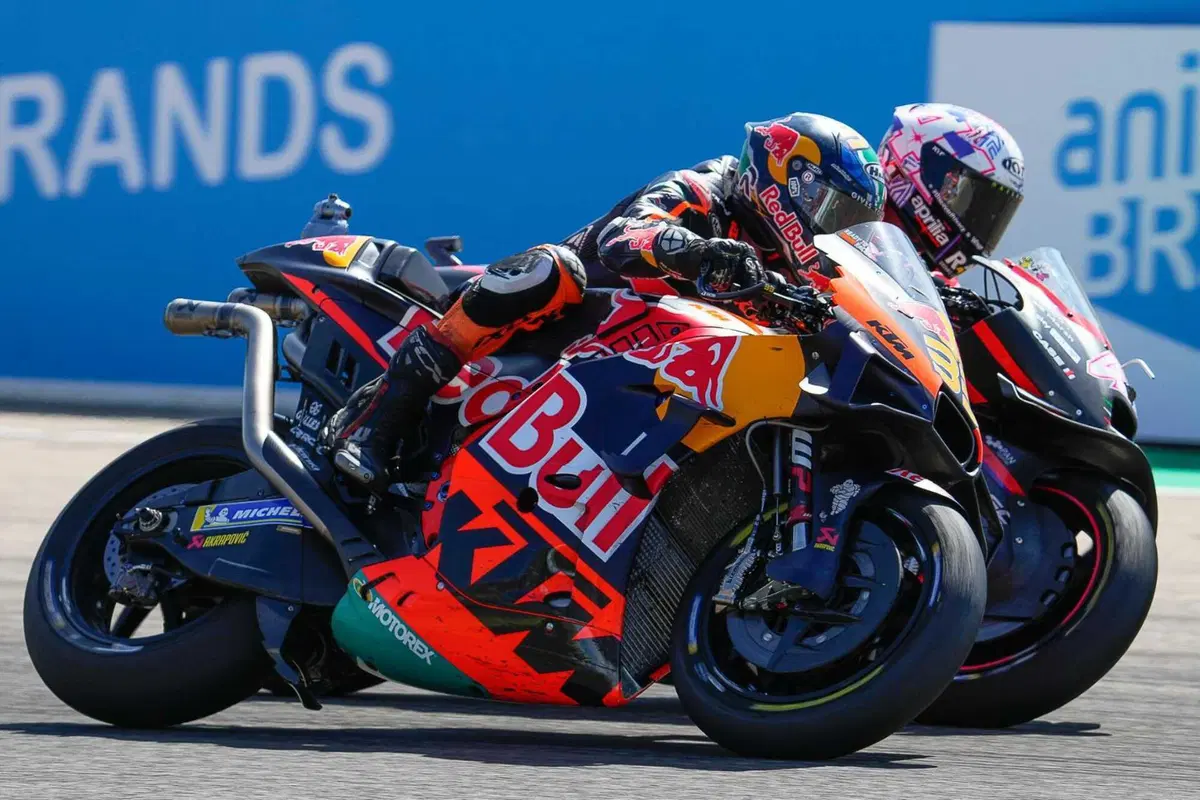 MotoGP 2022. GP di Aragon. Abiti strani, saponette consumate, facce felici, tristi e altri scatti da Aragon [GALLERY] (32)
