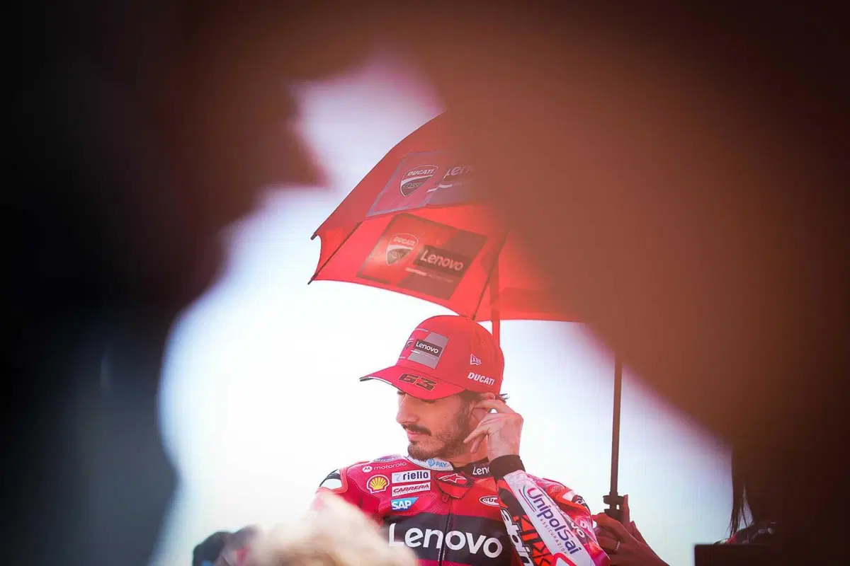 MotoGP 2022. GP di Aragon. Abiti strani, saponette consumate, facce felici, tristi e altri scatti da Aragon [GALLERY] (45)