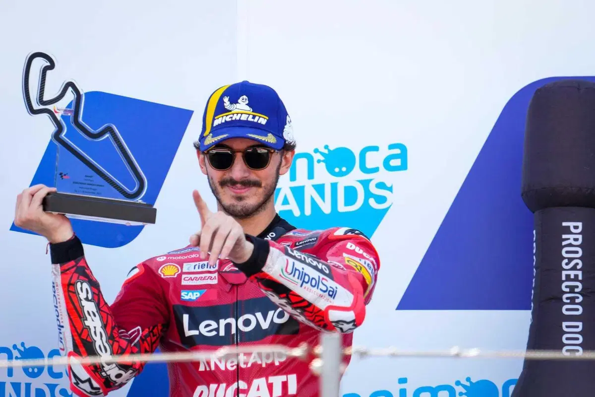 MotoGP 2022. GP di Aragon. Abiti strani, saponette consumate, facce felici, tristi e altri scatti da Aragon [GALLERY] (48)