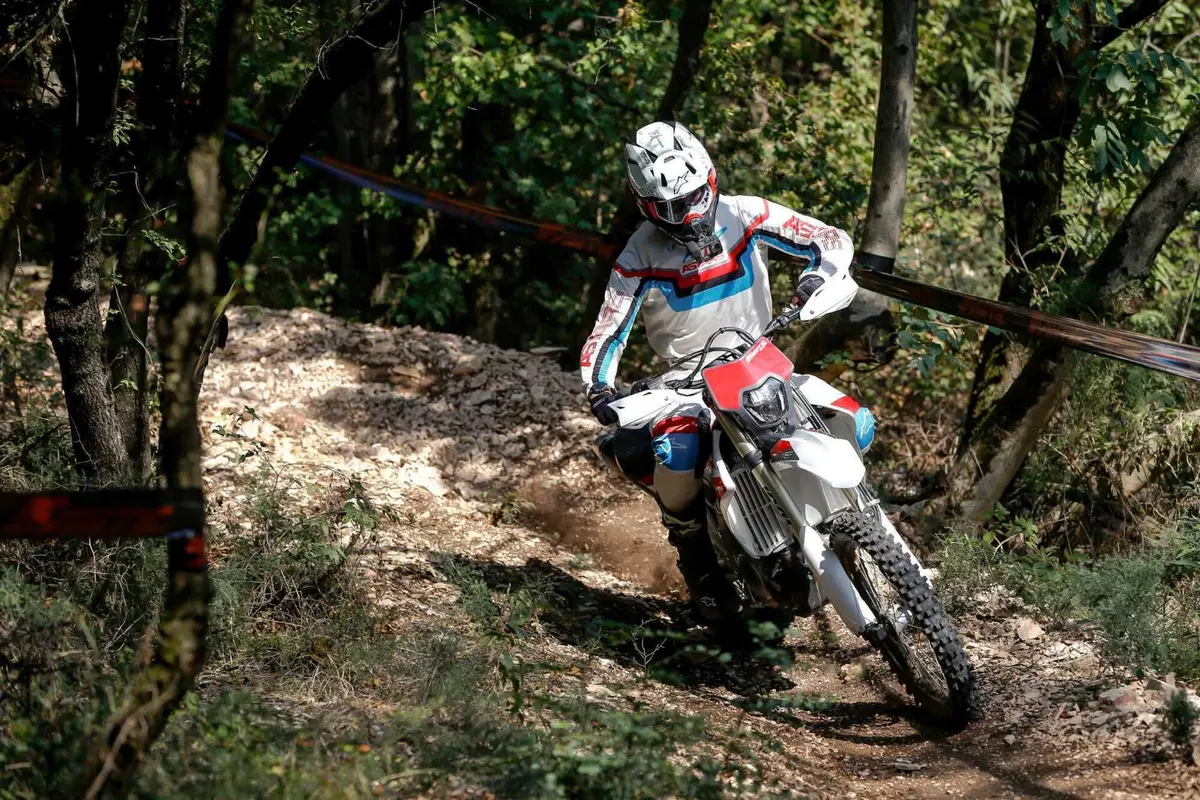 Fantic Cross/Enduro 2023 PROVA ANTEPRIMA: vi diciamo come va tutta la gamma (11)