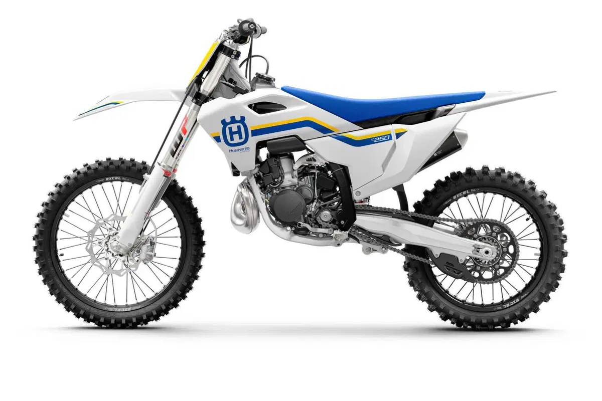 Husqvarna lancia i modelli off road Heritage. Perché le vittorie vanno ricordate (11)