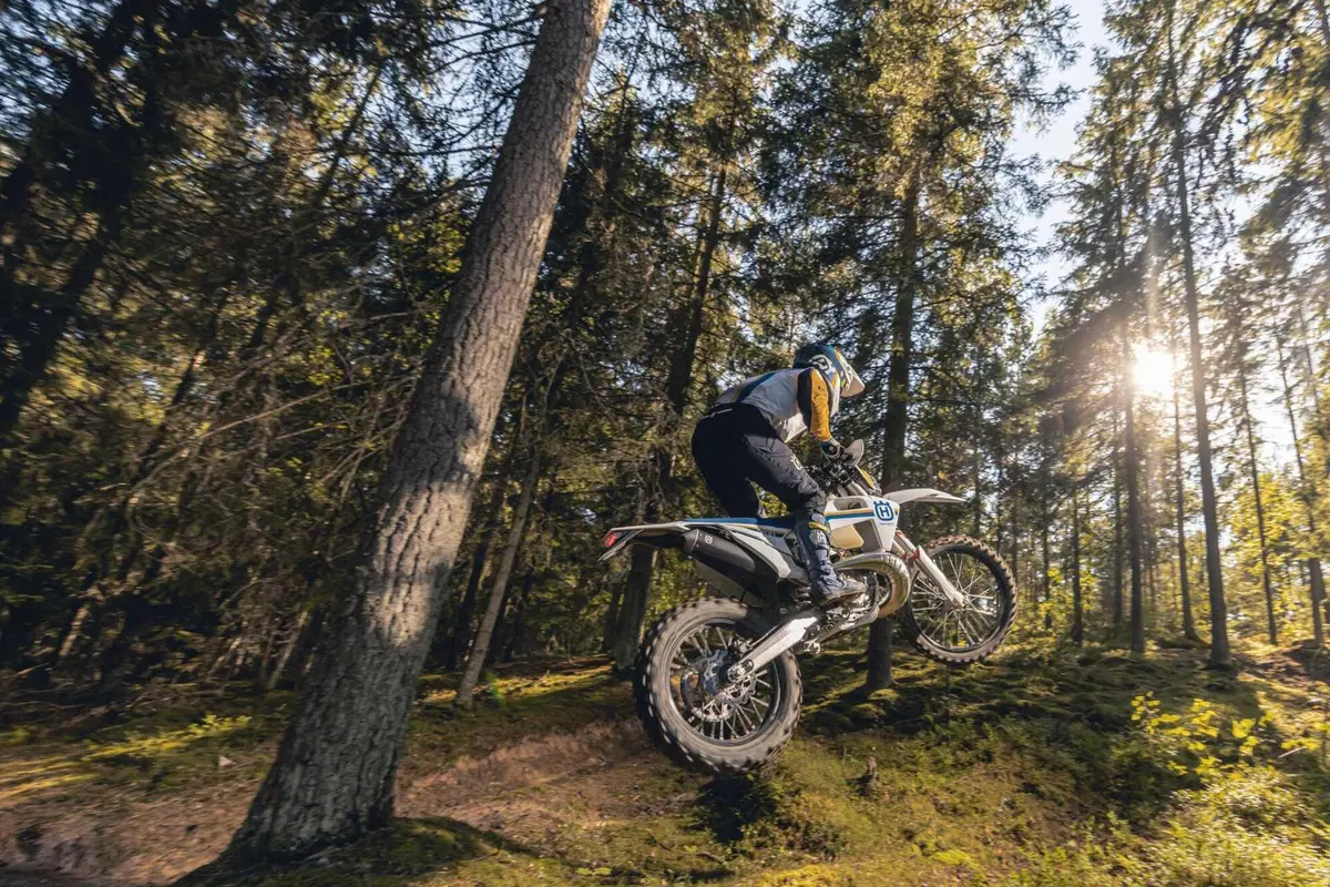 Husqvarna lancia i modelli off road Heritage. Perché le vittorie vanno ricordate (17)