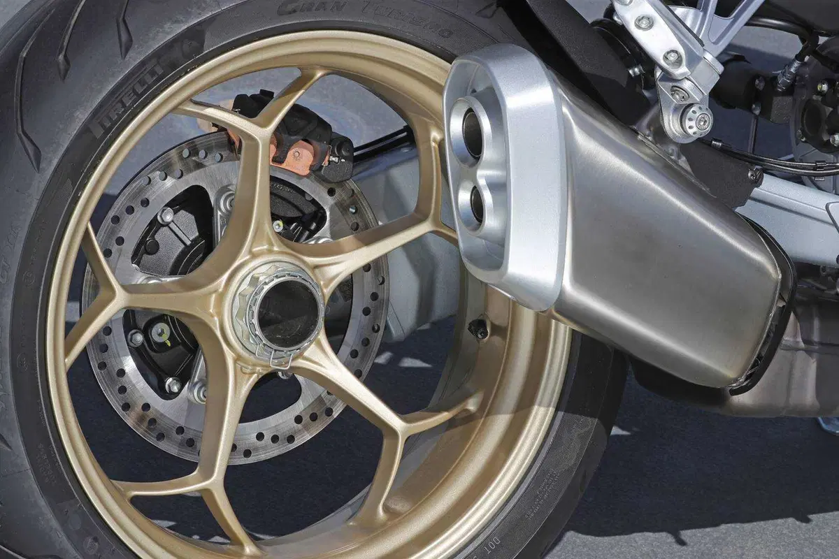 V100 Mandello Aeronautica Navale. L’anello Mancante della Storia Moto Guzzi (11)