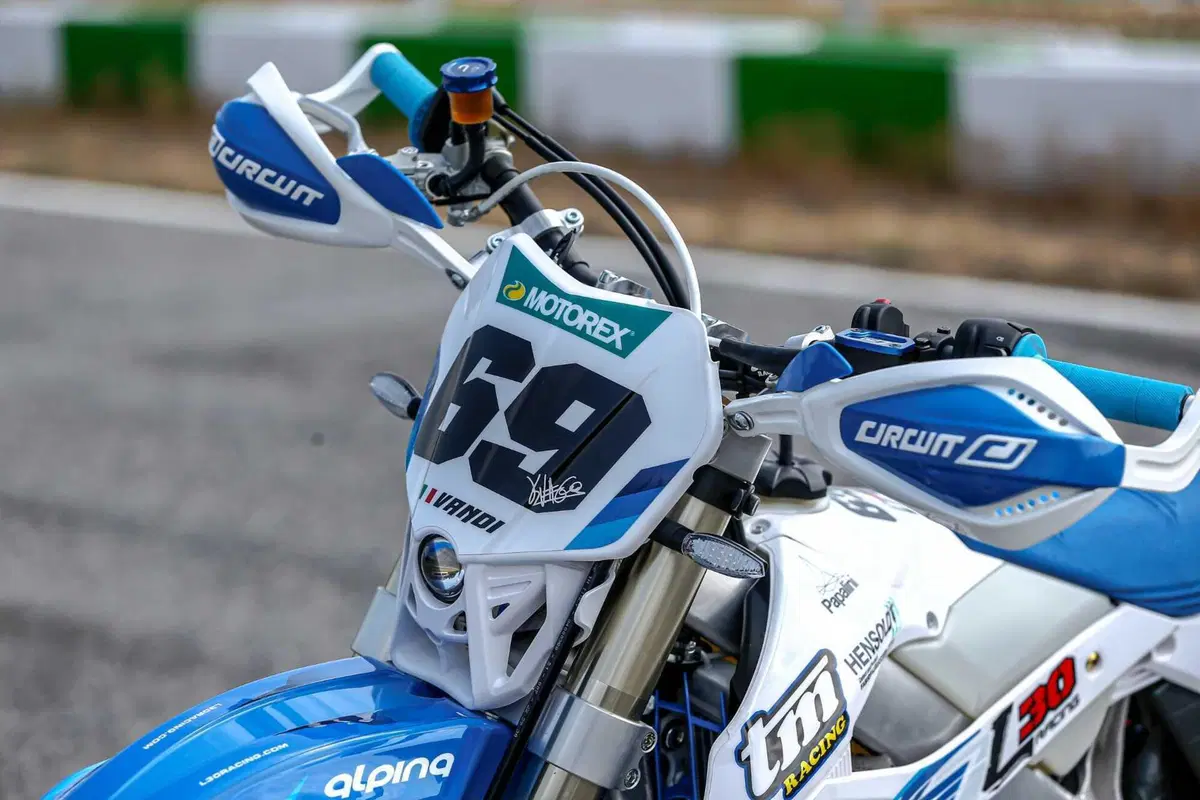 TM 125 SMR Fi 2T TEST: in pista con Kevin Vandi sulla 450 SMX ufficiale (3)