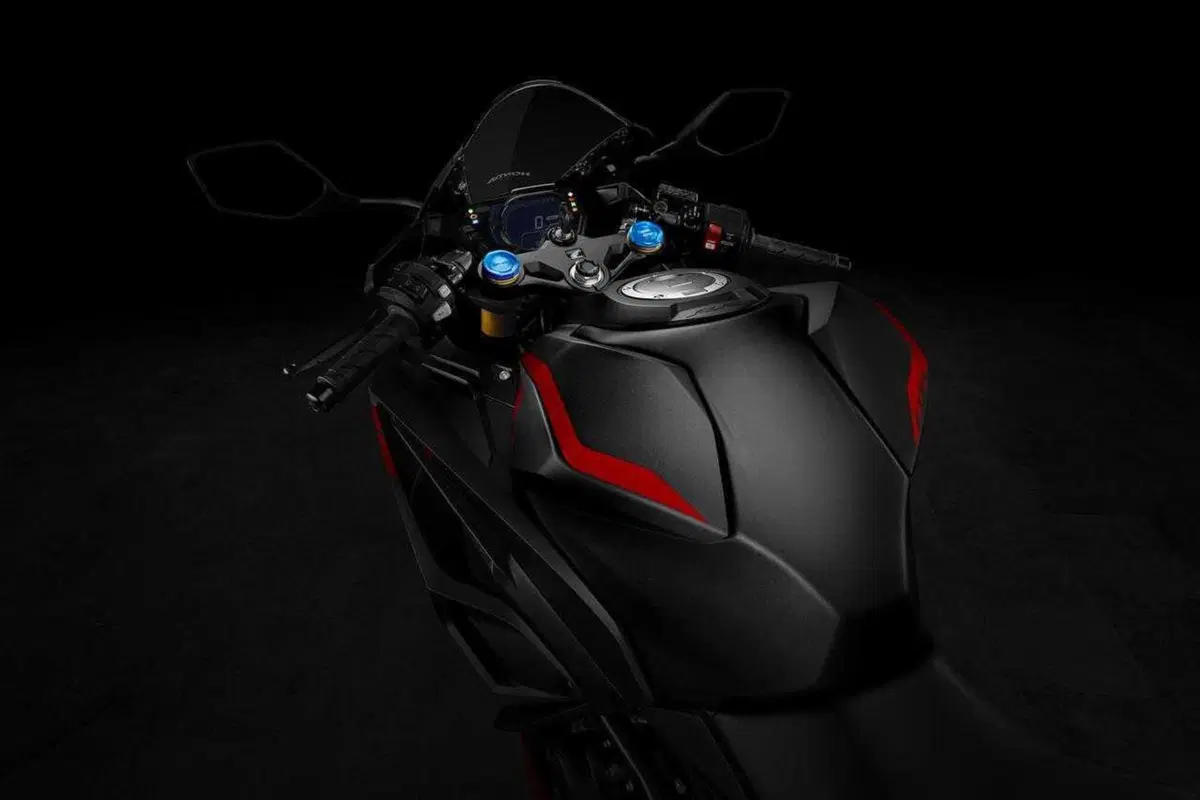 Honda CBR250RR 2023. Spunta la SP con più cavalli (10)