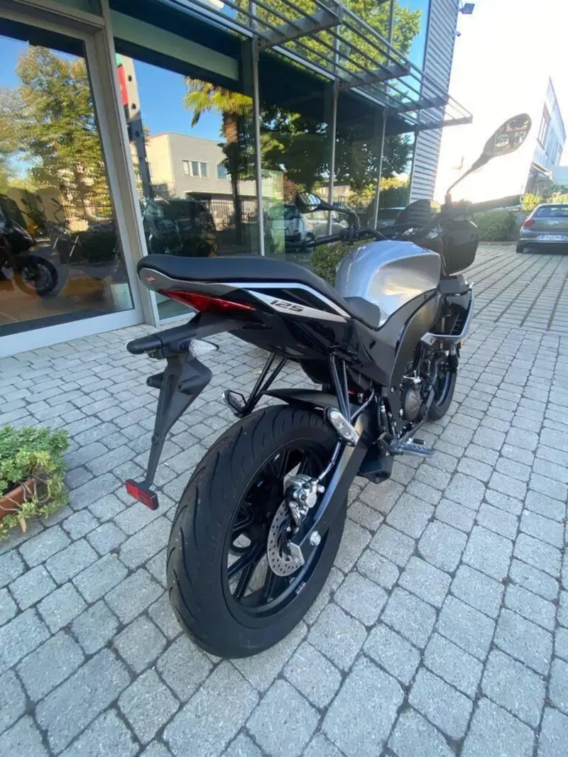 Aprilia Tuono 125 (2021 - 24) (3)