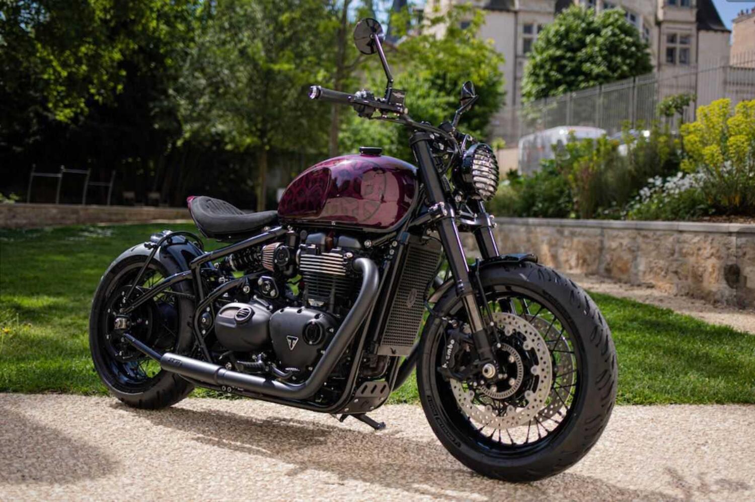 La Triumph Graphic Bobber, interpretata da FCR Original, diventa sportiva