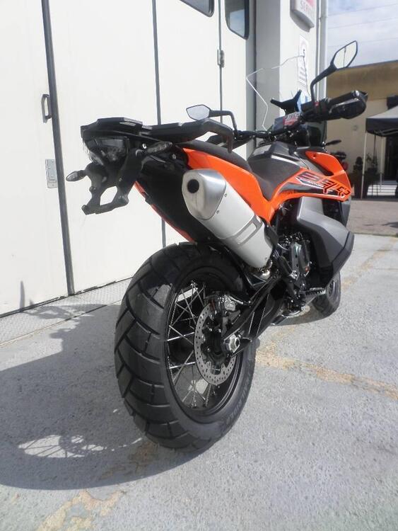 KTM 890 Adventure (2022) (4)