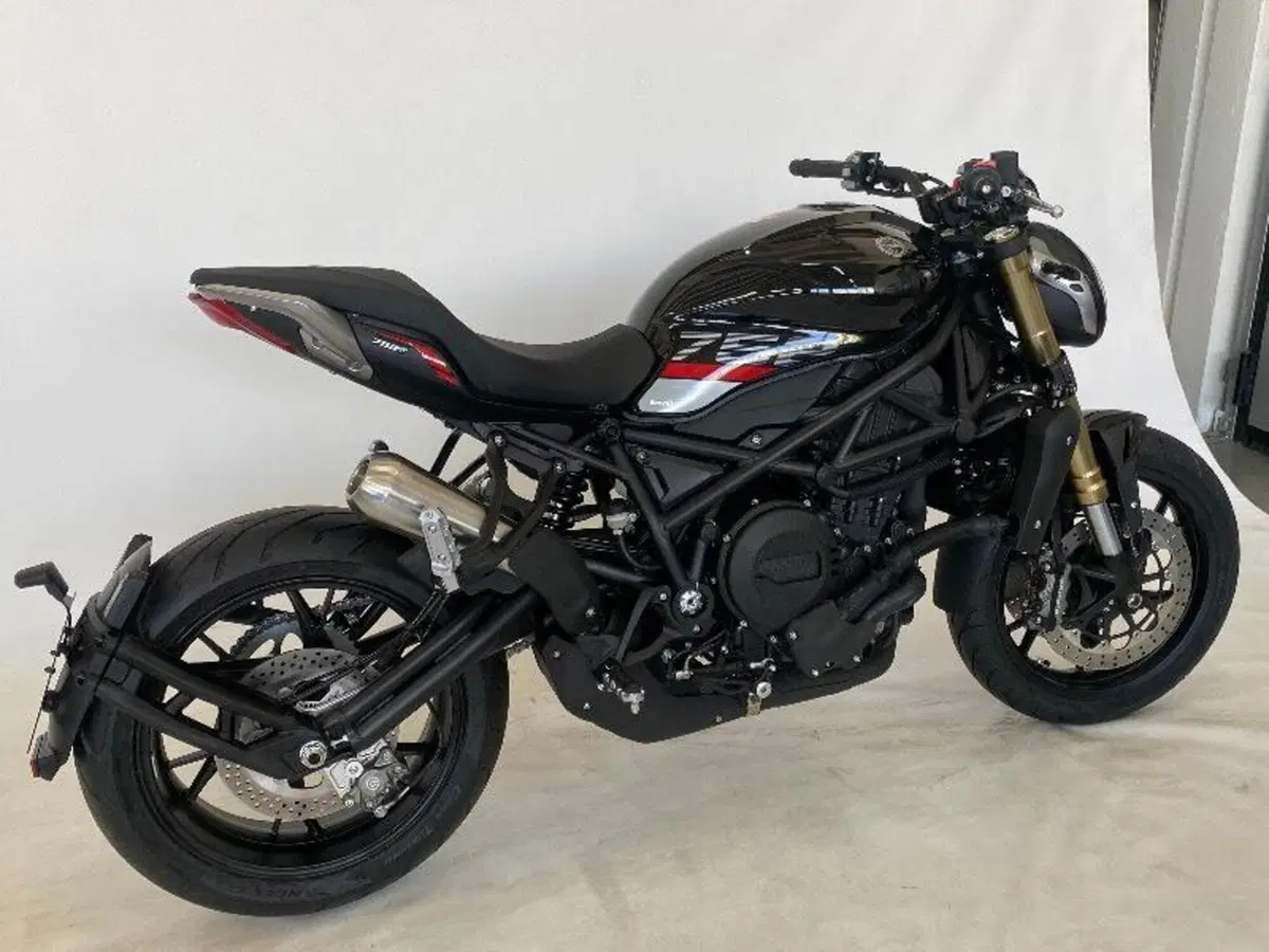Benelli 752 S (2022 - 25) (4)